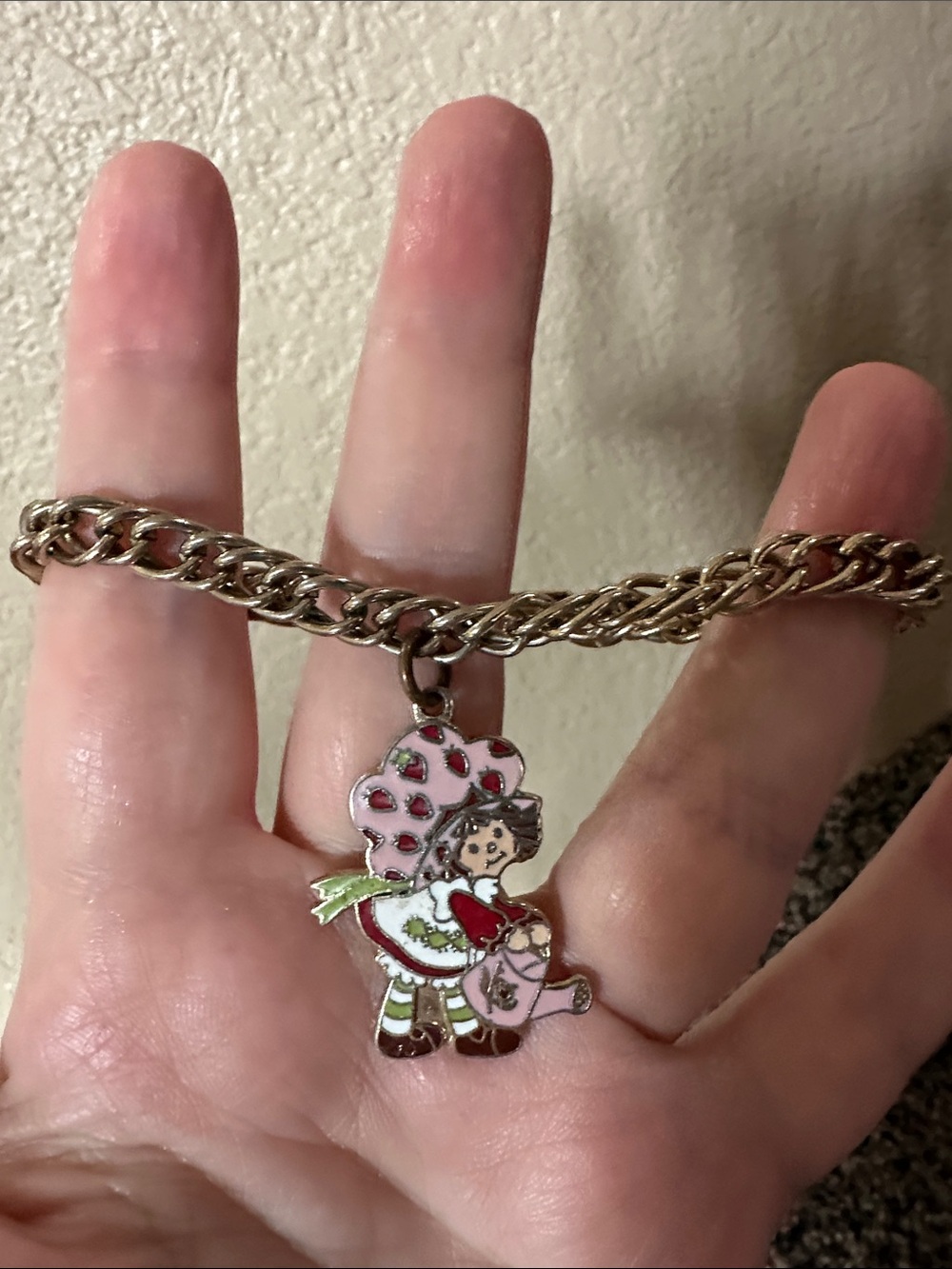 Vintage 1980 Strawberry Shortcake Charm Pendant bracelet - Pink & Gold